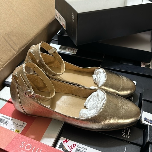 NATURALIZER Maxwell Strap Flats - Picture 5 of 7